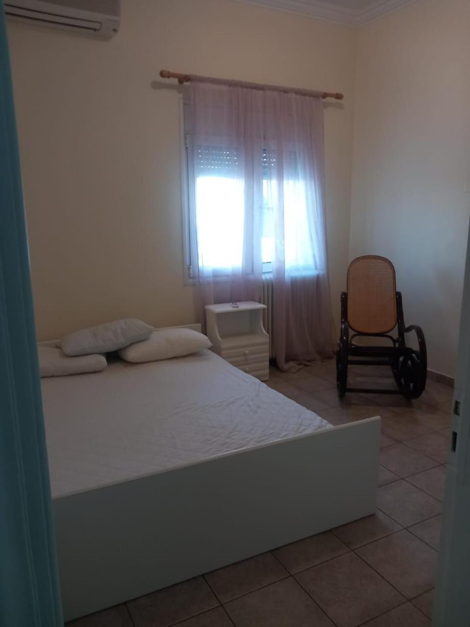 Central Apartments Eretria Esterno foto